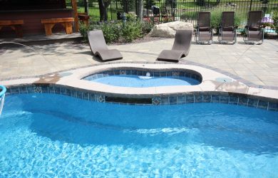 The Elegance tanning ledge for The Elegance fiberglass pool