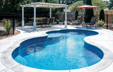 Charm-25 fiberglass pool and small splash deck rendering