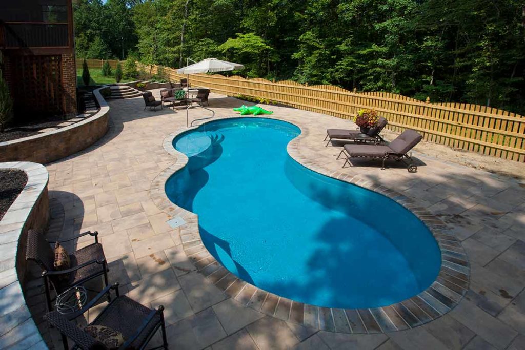 Charm-30 fiberglass pool and small splash deck rendering