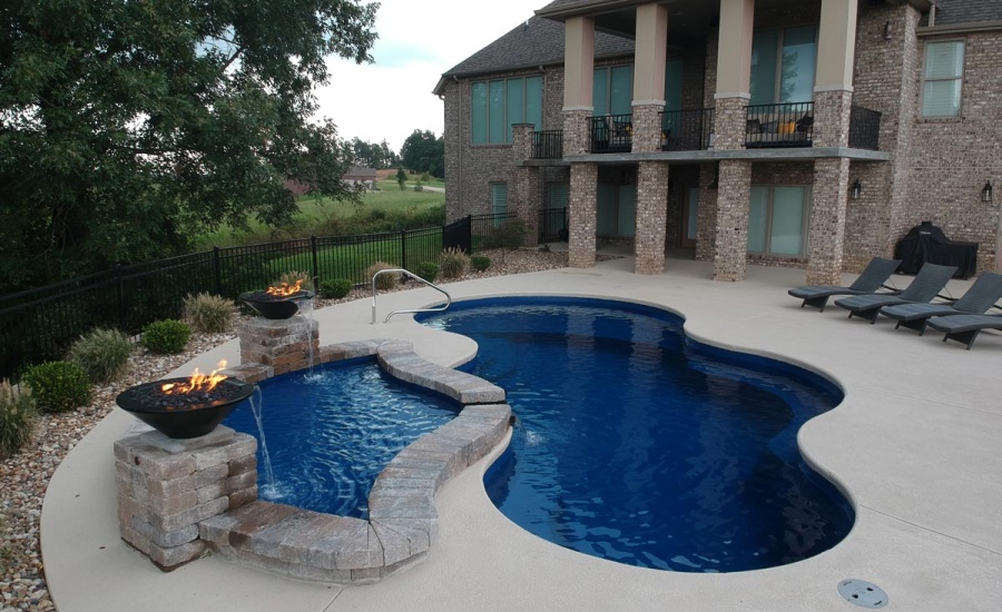 Eclipse-30 fiberglass pool and splash deck rendering