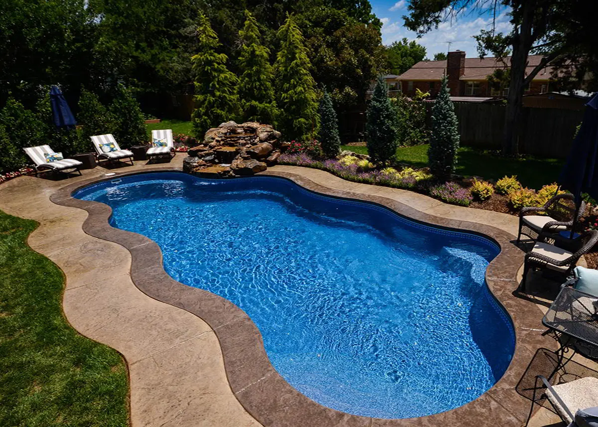 Elegance 40 fiberglass pool rendering