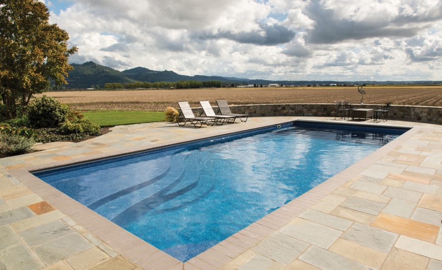 Radiance D35 Fiberglass Swimming Pool